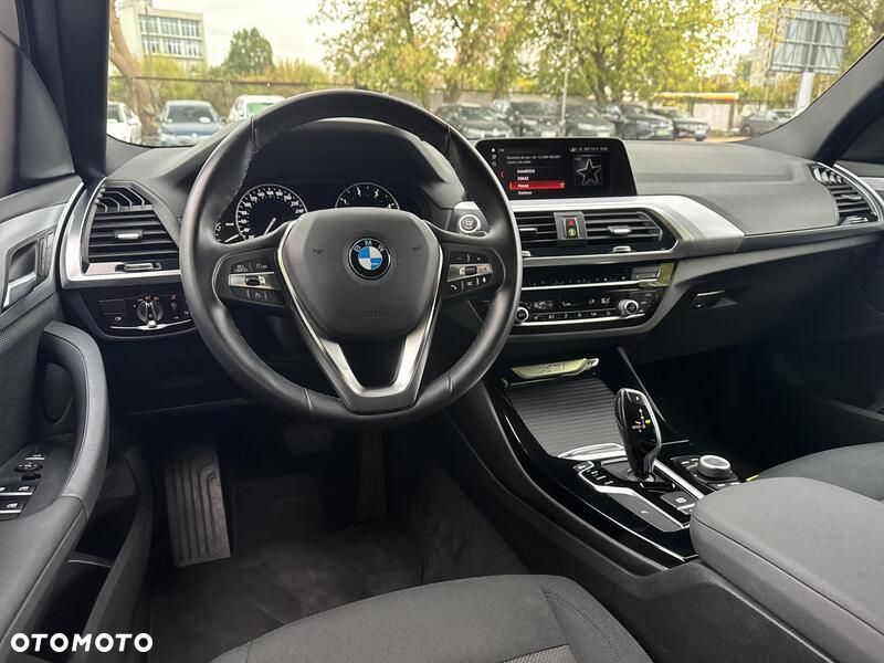 BMW X3 sDrive18d - 11