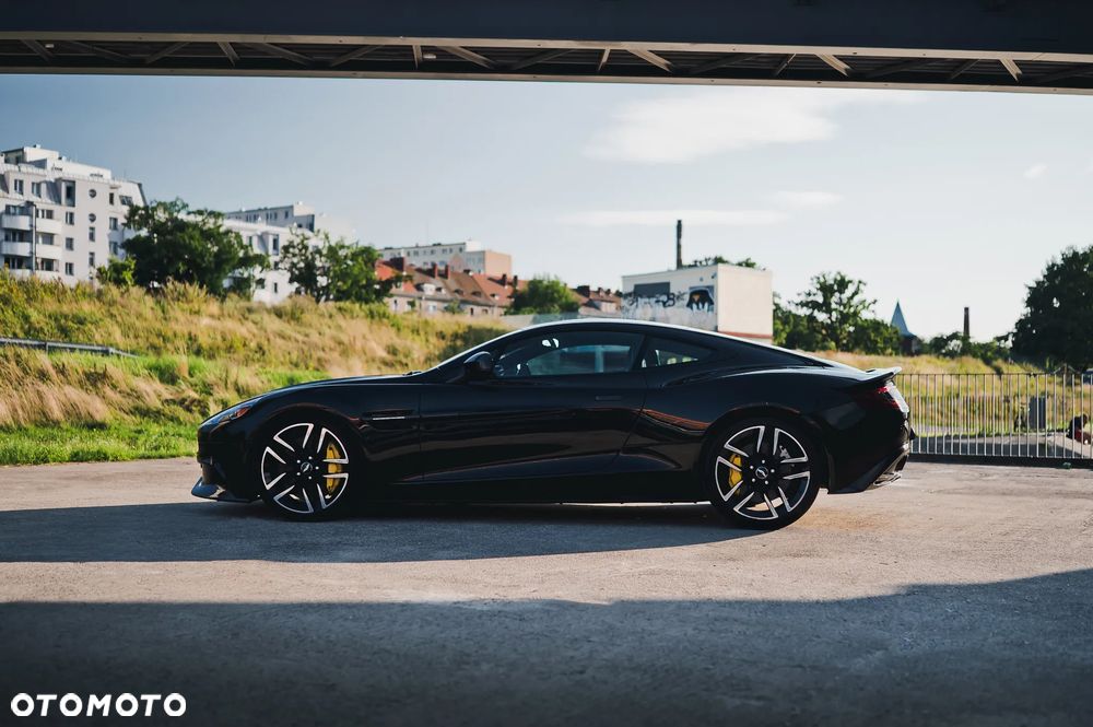 Aston Martin Vanquish Coupe - 6