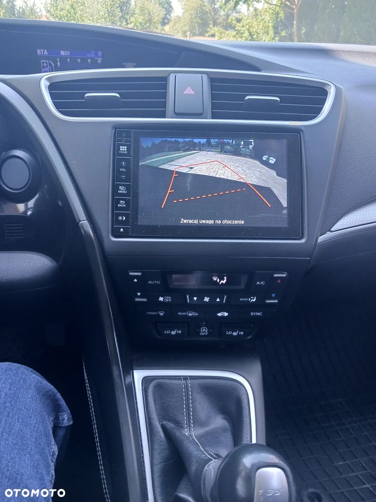 Honda Civic 1.8 Lifestyle (Honda Connect+) - 4