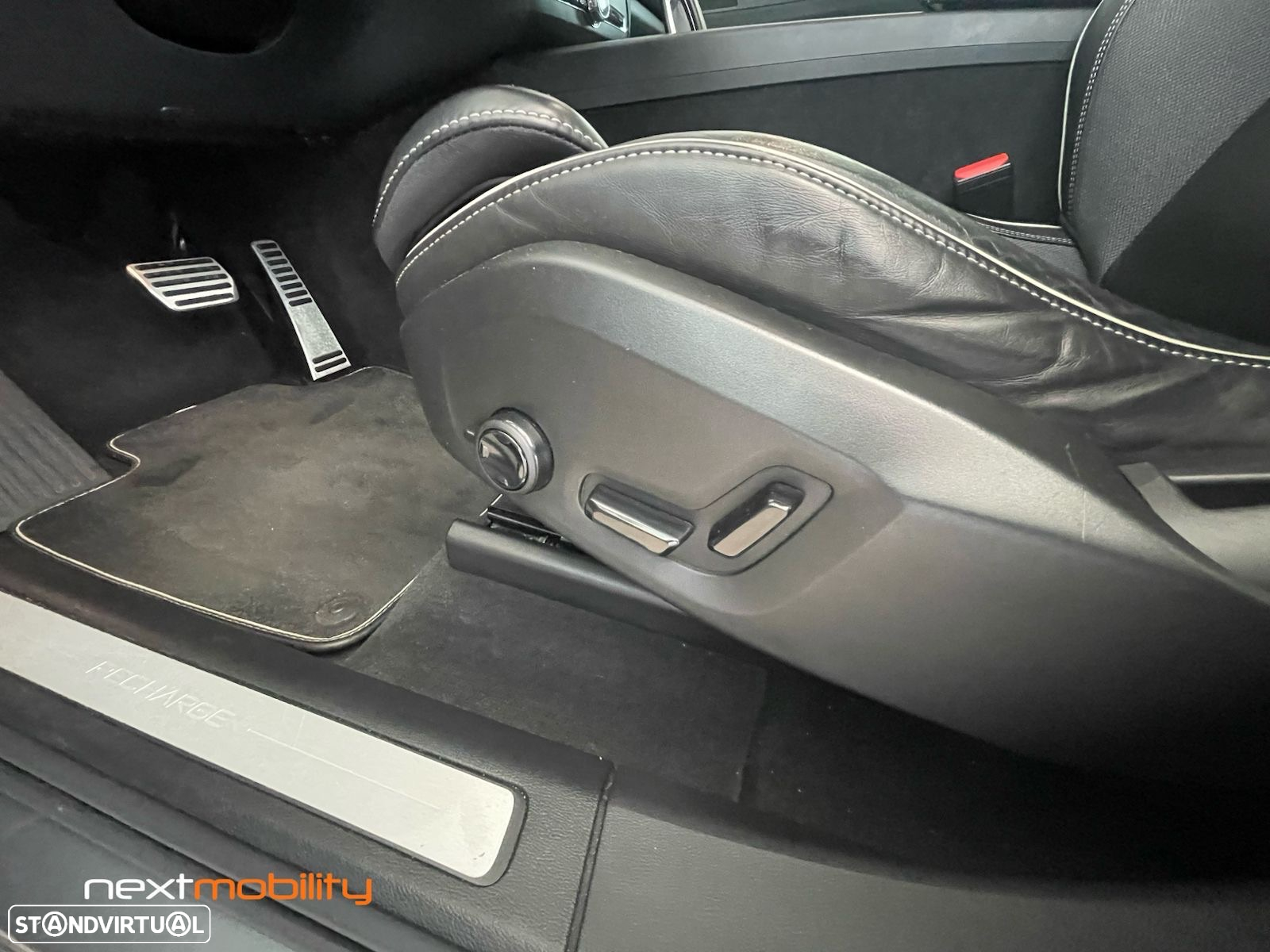 Volvo XC 60 2.0 T6 PHEV R-Design AWD - 19