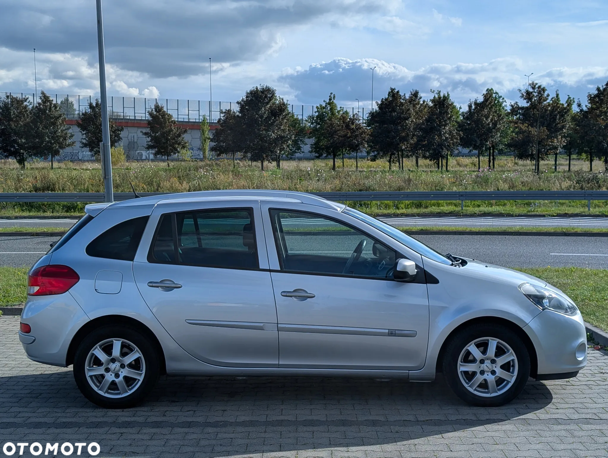 Renault Clio 1.5 dCi Grandtour Dynamique - 8