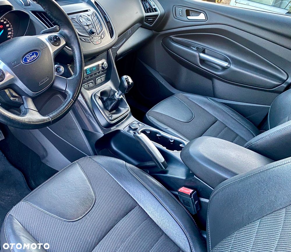 Ford Kuga 1.5 EcoBoost 2x4 Titanium - 21