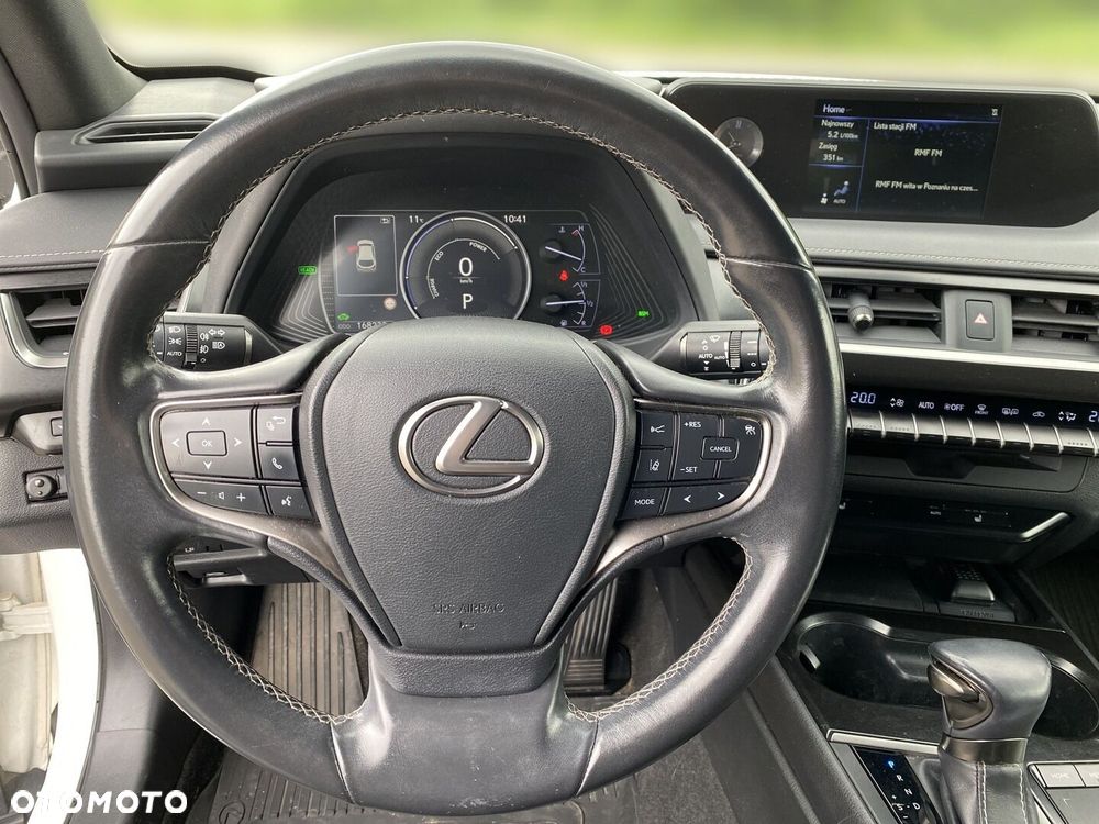 Lexus UX - 19