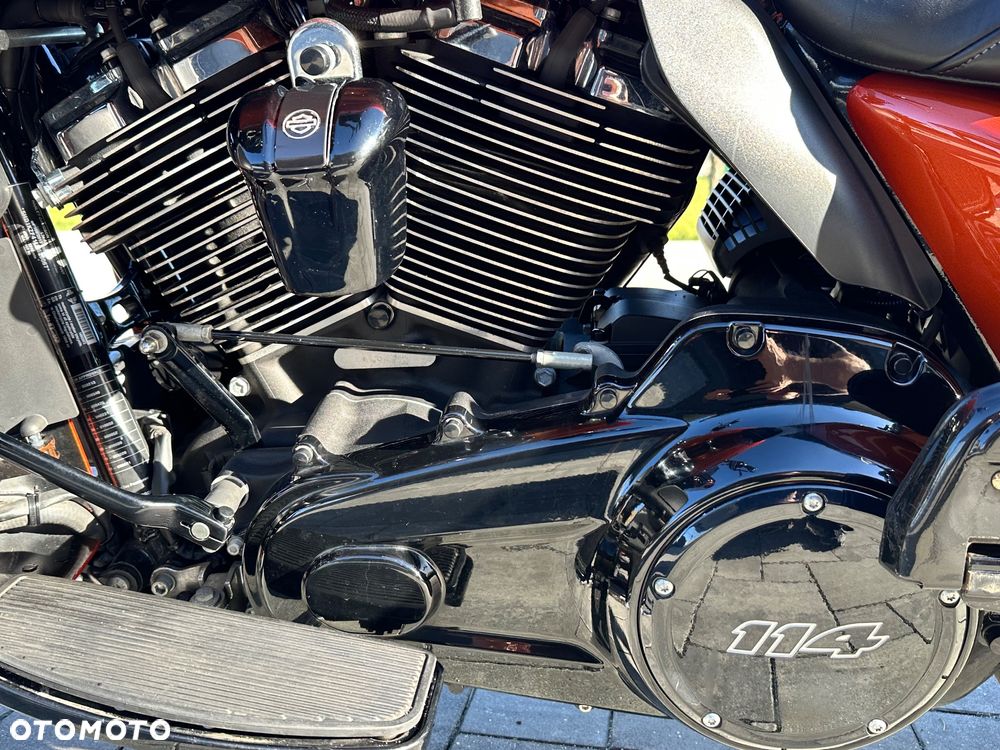 Harley-Davidson Touring Road Glide - 24