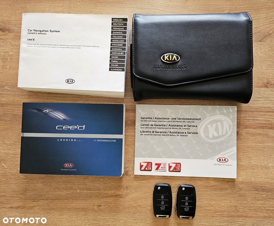 Kia Ceed 1.6 CRDi 128 Platinum Edition - 40