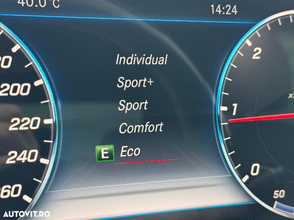 Mercedes-Benz E 220 d 4MATIC Aut. - 28