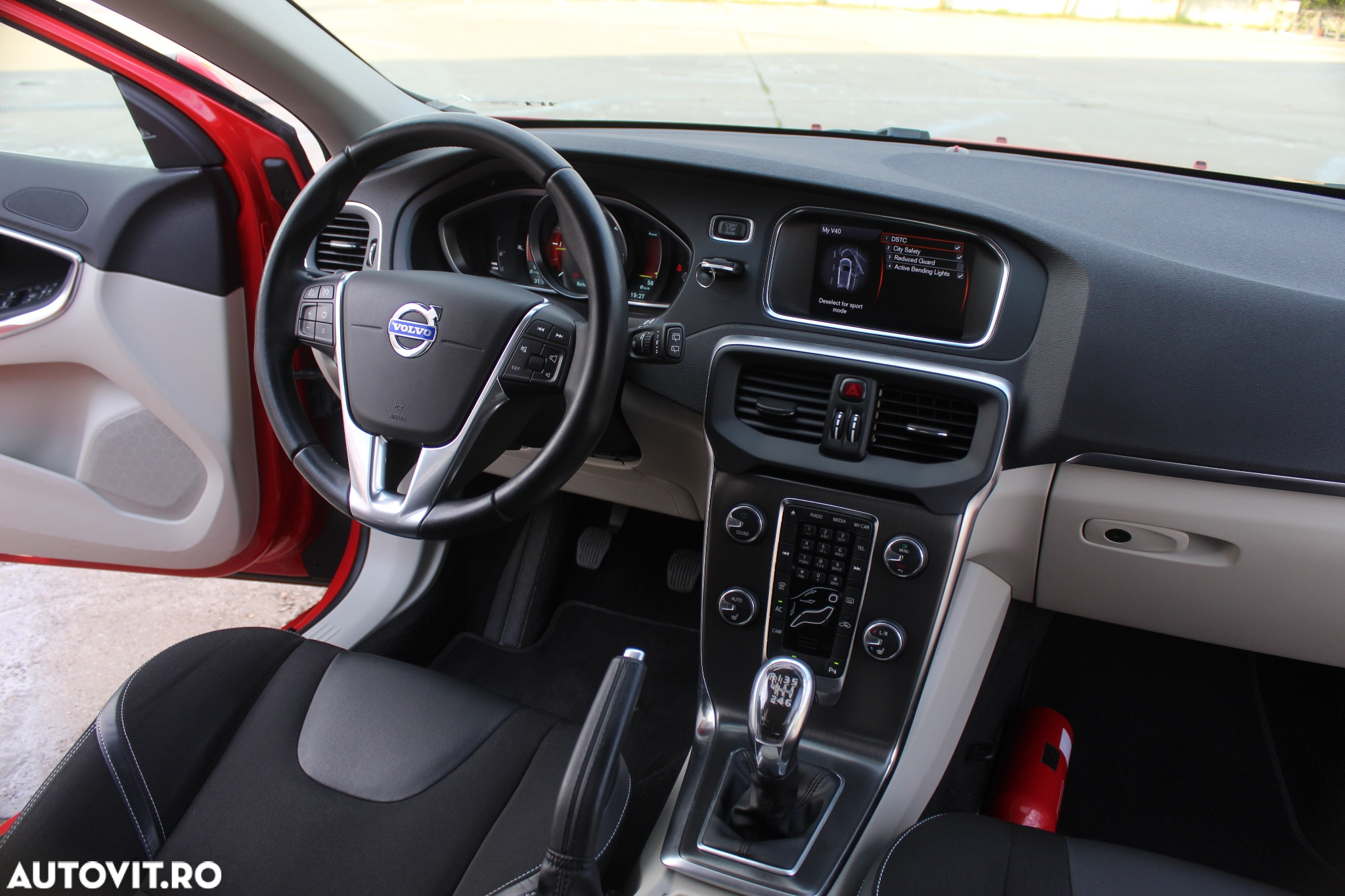 Volvo V40 D2 Momentum - 25