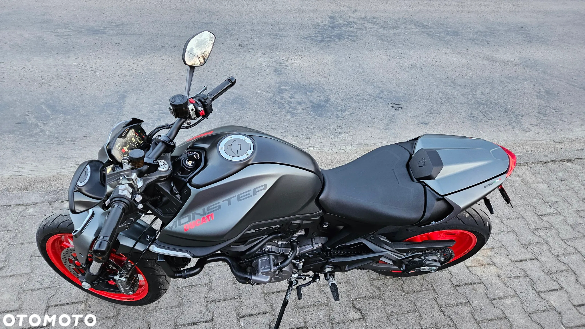 Ducati Monster - 18