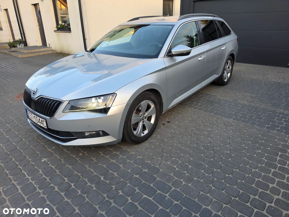 Skoda Superb 2016 photo 2