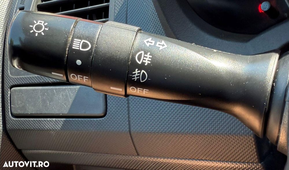 Toyota Auris 2.0 D-4D - 12