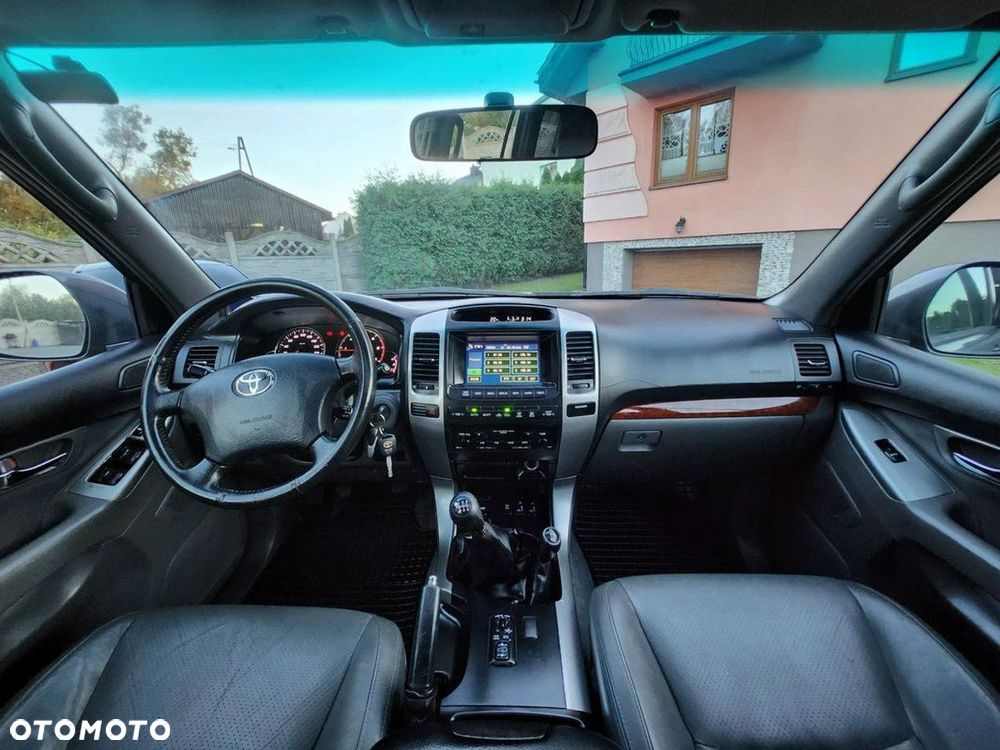 Toyota Land Cruiser - 10