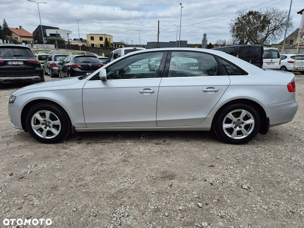 Audi A4 Limousine - 10