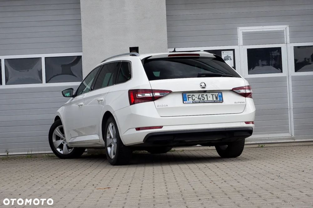 Skoda Superb 1.6 TDI Ambition - 10