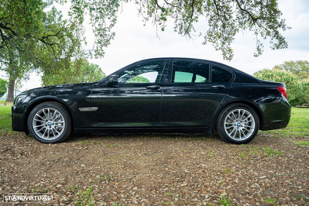 BMW 740 d Pack M - 4