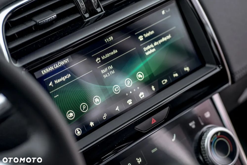 Jaguar XE 2.0 D180 HSE - 4