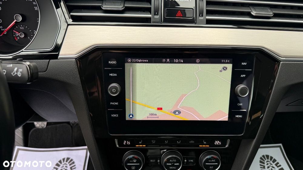 Volkswagen Passat - 32