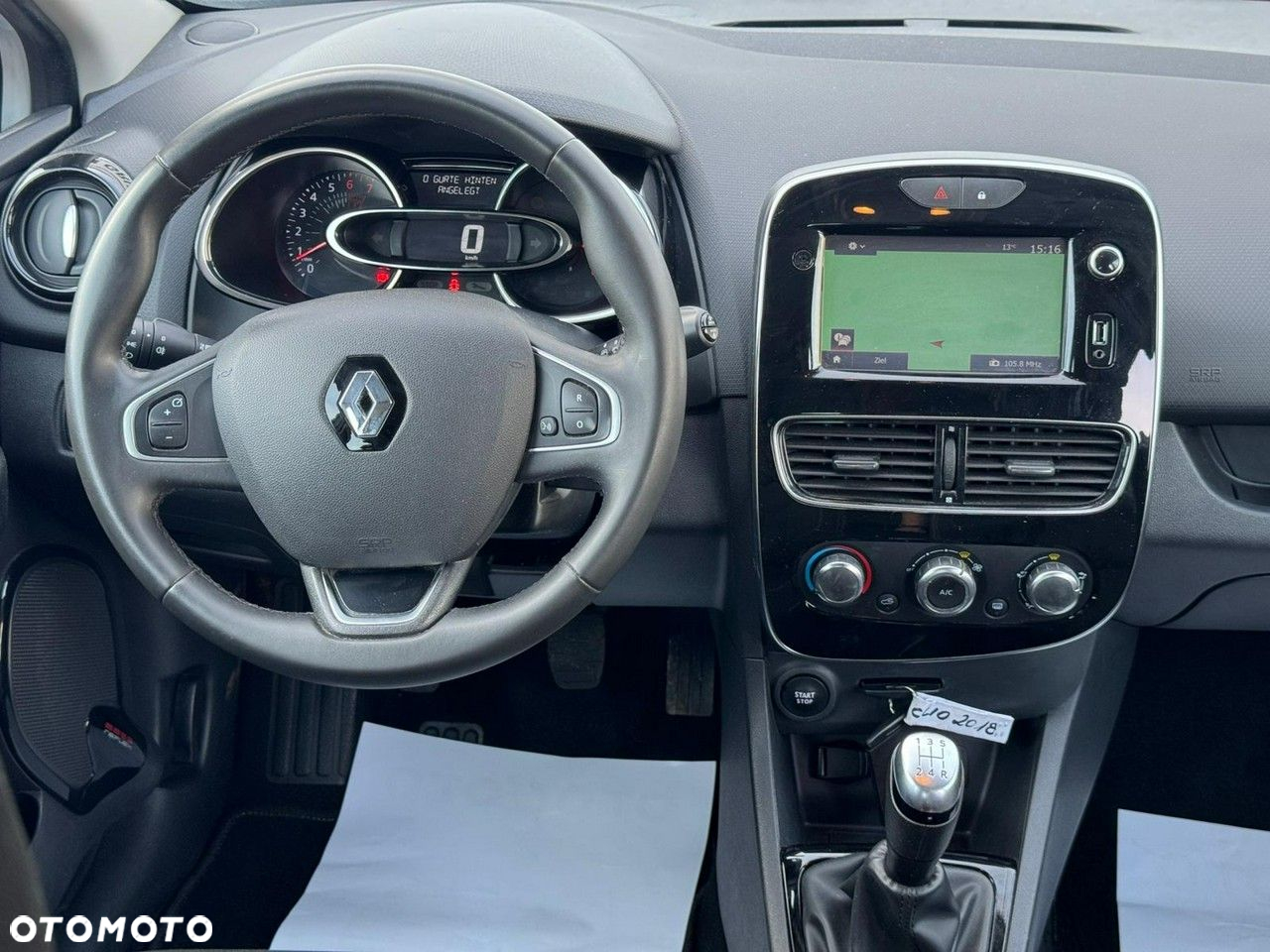 Renault Clio - 17