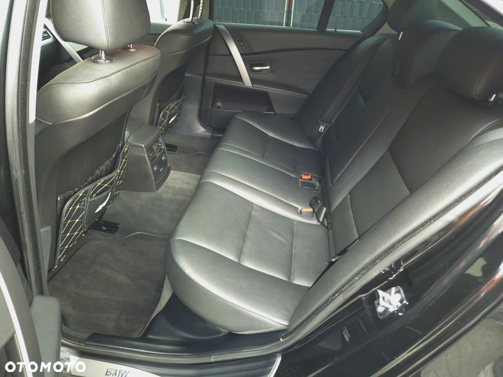 BMW Seria 5 530i - 30