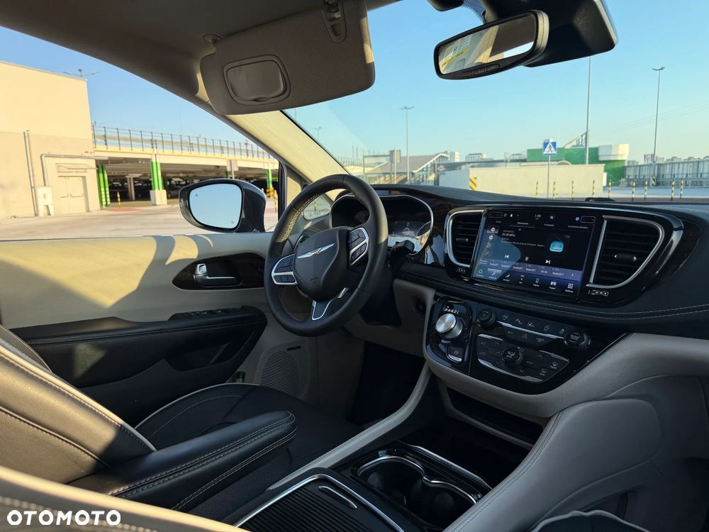 Chrysler Pacifica - 13