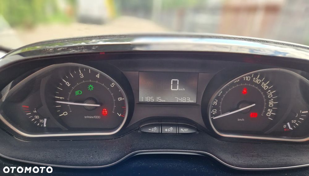 Peugeot 208 1.2 PureTech Style - 14