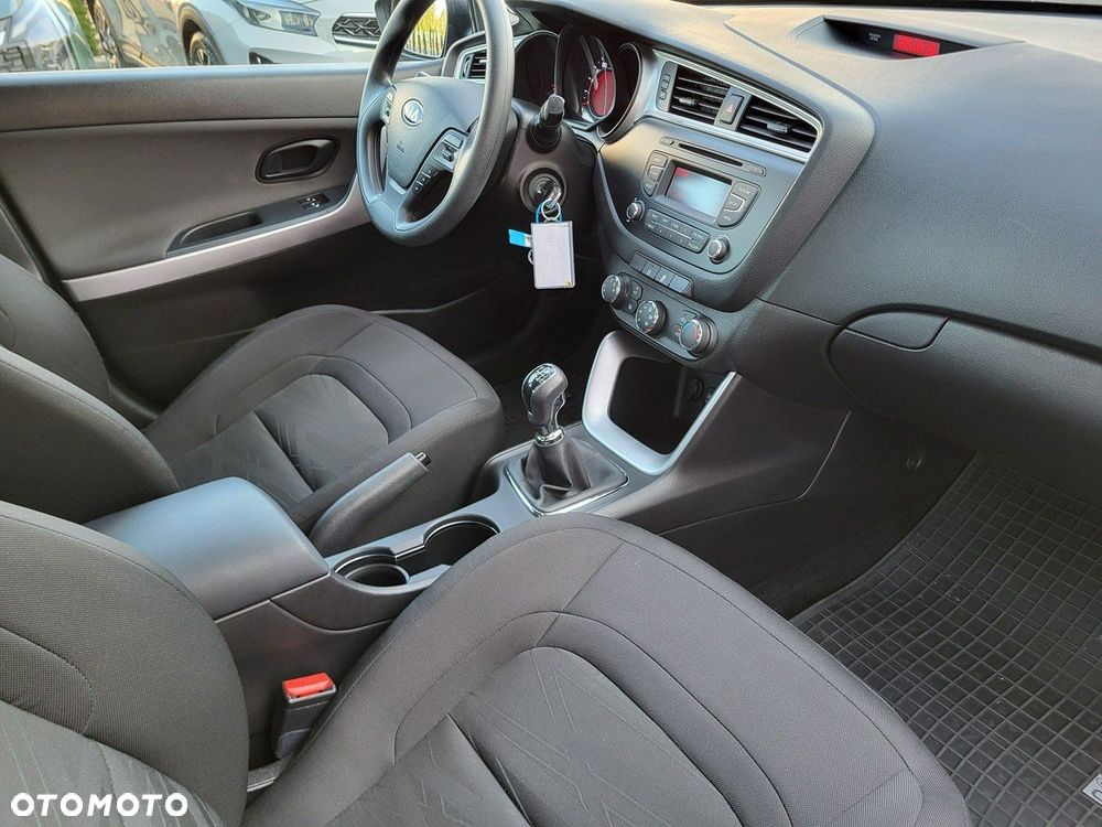 Kia Ceed - 23