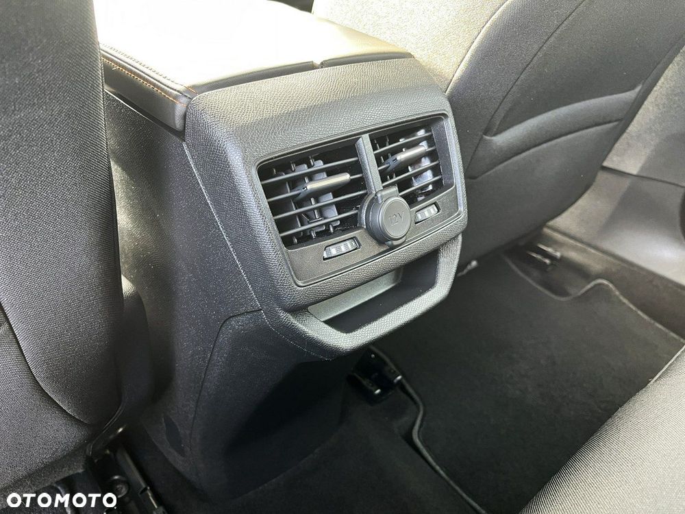 Peugeot 3008 1.2 PureTech Active S&S EAT8 - 24