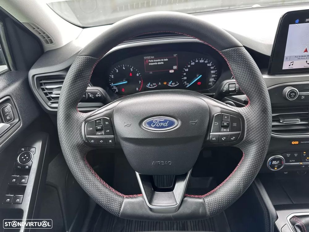 Ford Focus 1.0 EcoBoost S&S TITANIUM - 31