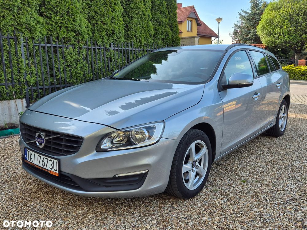 Volvo V60 D2 Drive-E Momentum - 1