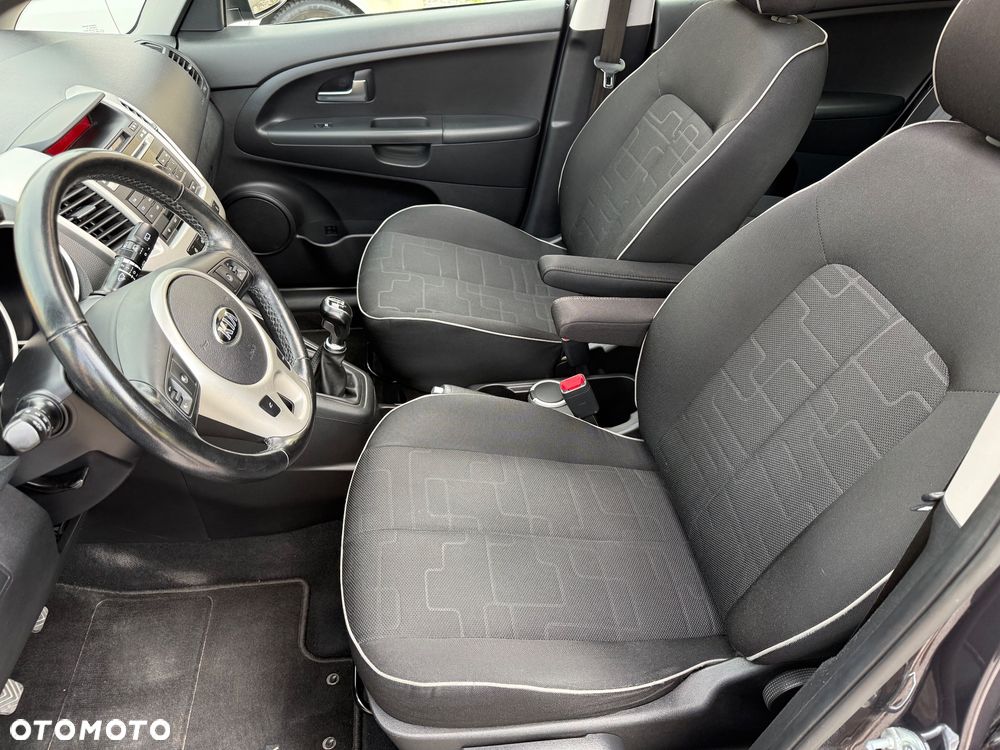 Kia Venga 1.6 L - 13