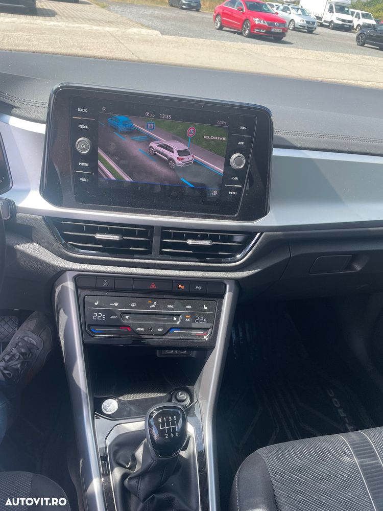Volkswagen T-Roc - 16