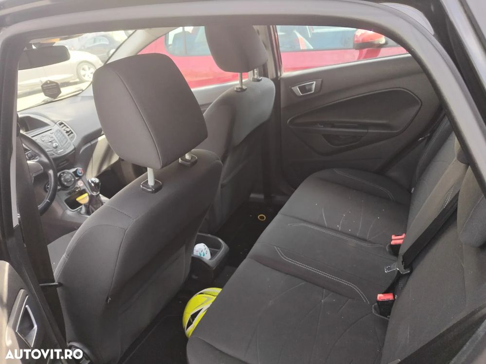 Ford Fiesta - 10