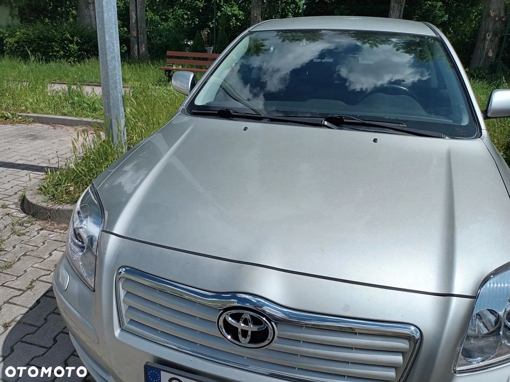 Toyota Avensis 1.8 VVT-i Executive - 11