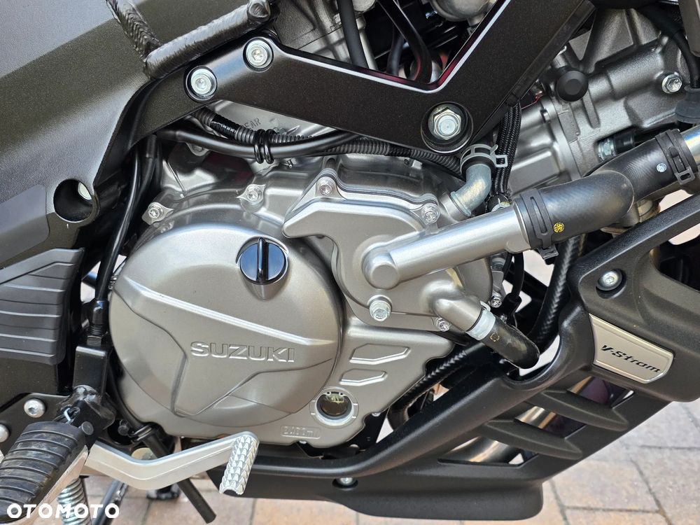 Suzuki V-STROM - 16