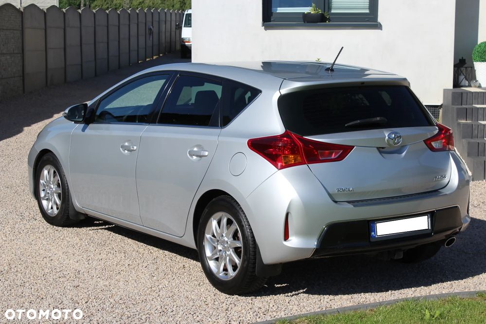 Toyota Auris 2.0 D-4D Executive - 4