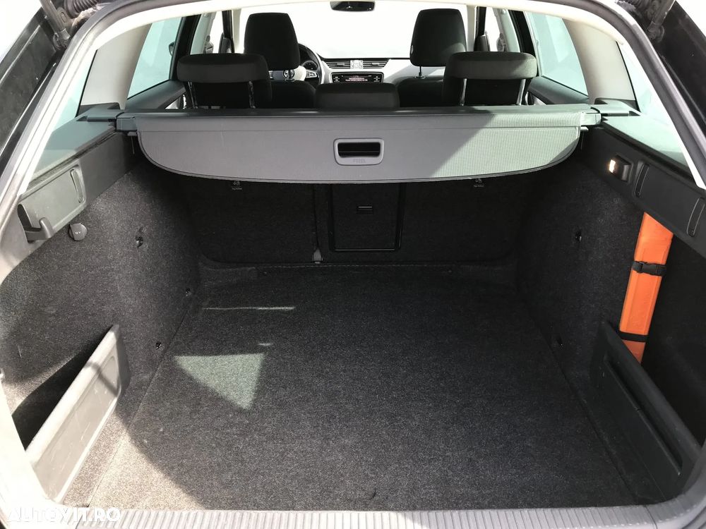Skoda Octavia 1.6 TDI DSG Ambition - 37