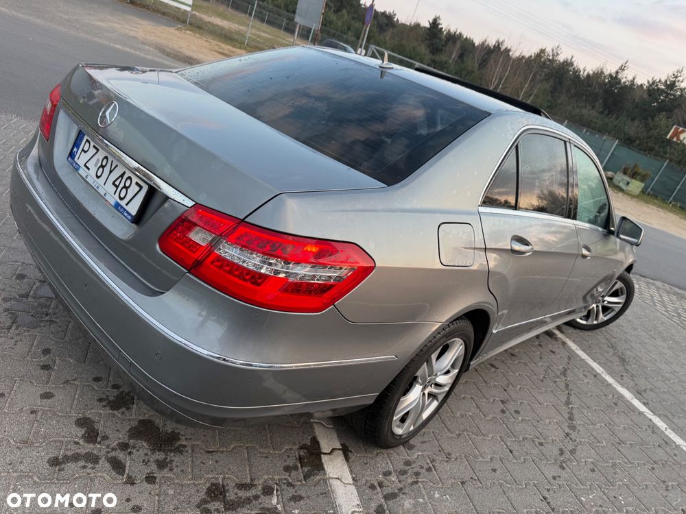 Mercedes-Benz Klasa E 200 CGI BlueEffICIENCY Avantgarde - 21
