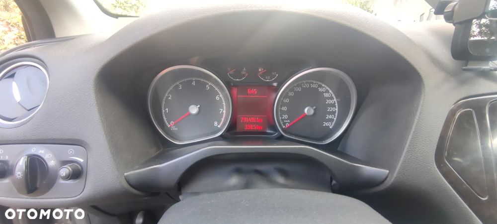Ford Mondeo 2.0 Ghia - 11