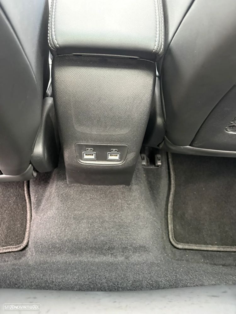 Peugeot e-208 GT+ - 18
