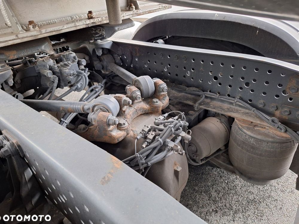 Versalift Actros  1843 - 39