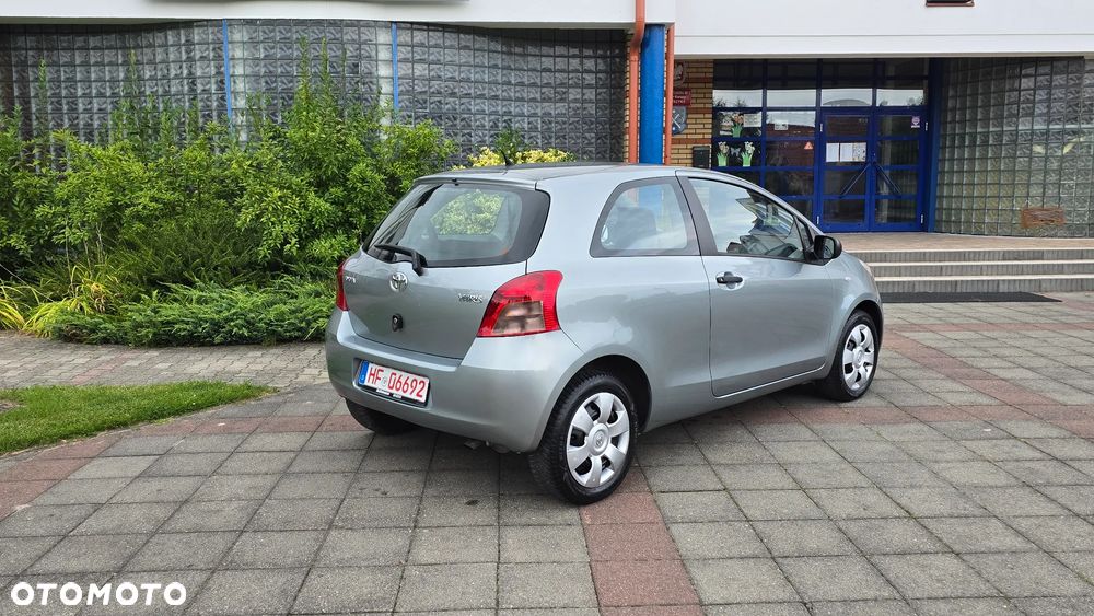 Toyota Yaris - 33