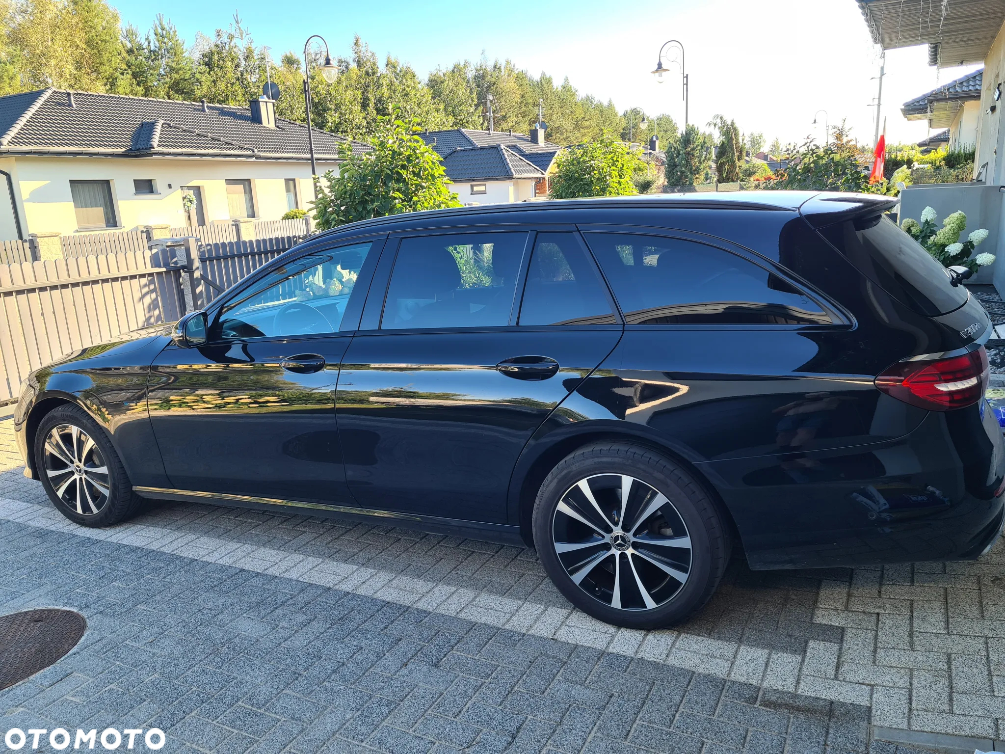 Mercedes-Benz Klasa E 300 de 4Matic T 9G-TRONIC Exclusive - 3