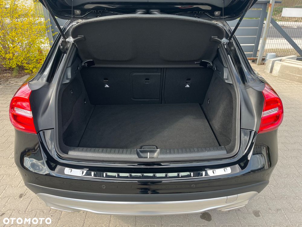 Mercedes-Benz GLA 200 Activity Edition - 18