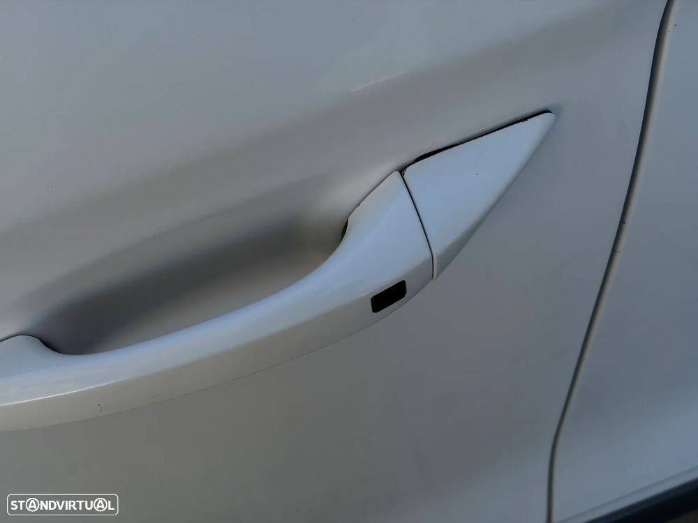 Hyundai Ioniq 1.6 GDI HEV Hybrid Tech - 19