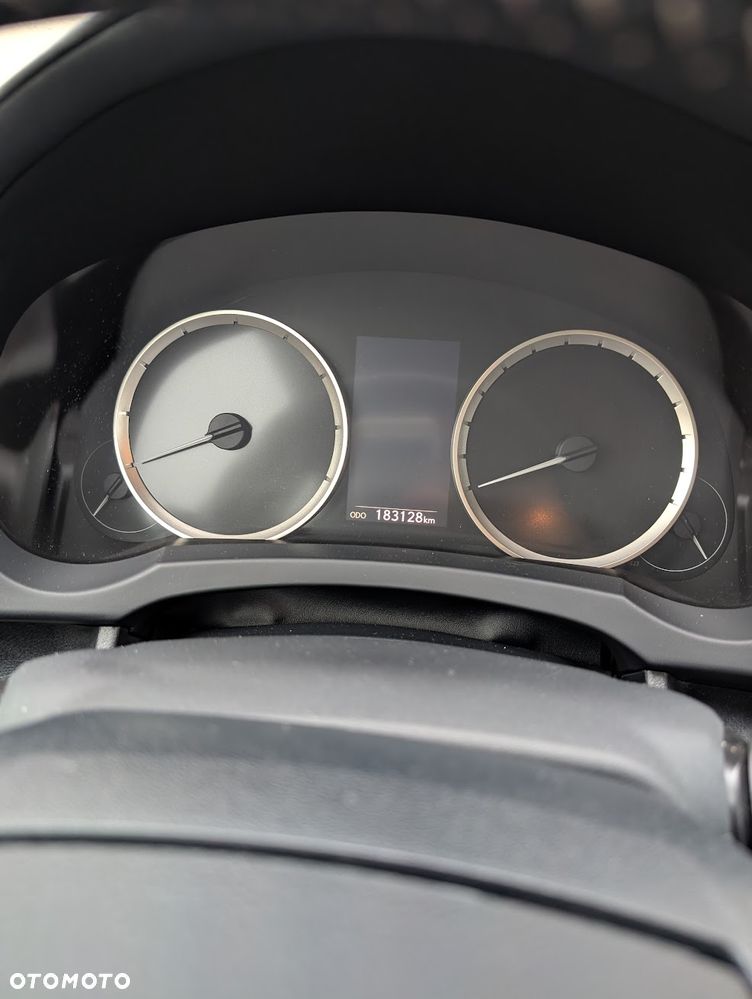 Lexus IS 300h Elite - 10