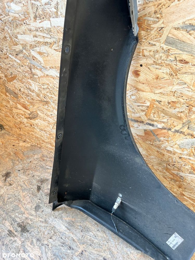 bŁotnik lewy bmw e90 lift kod lakieru: 47s - 11