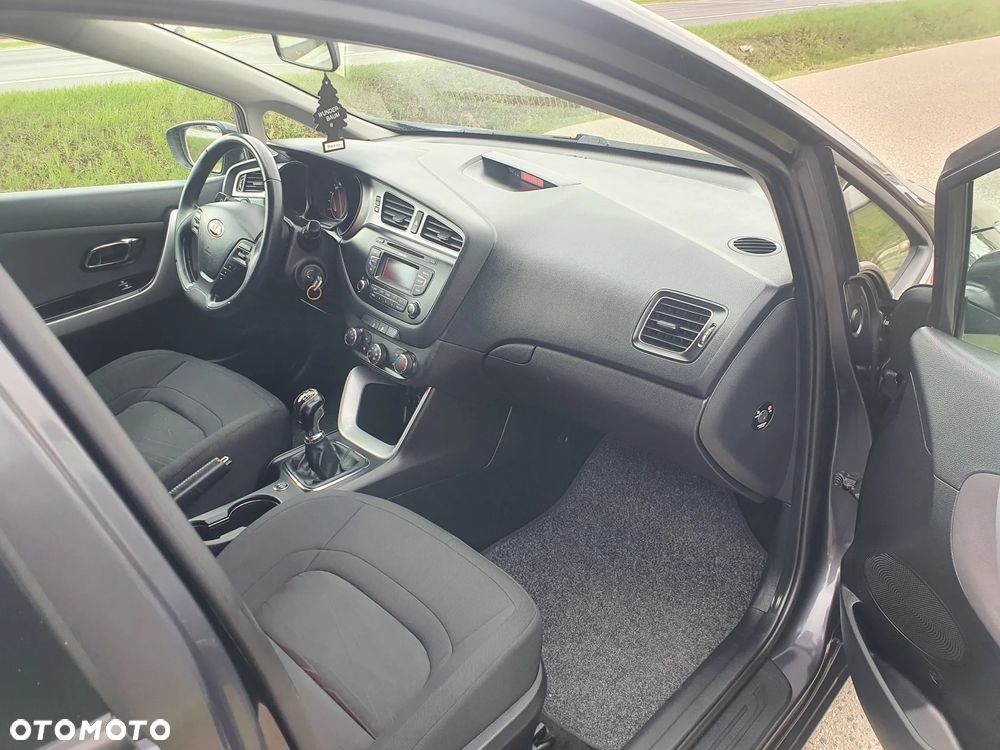 Kia Ceed 1.4 CVVT Attract - 12