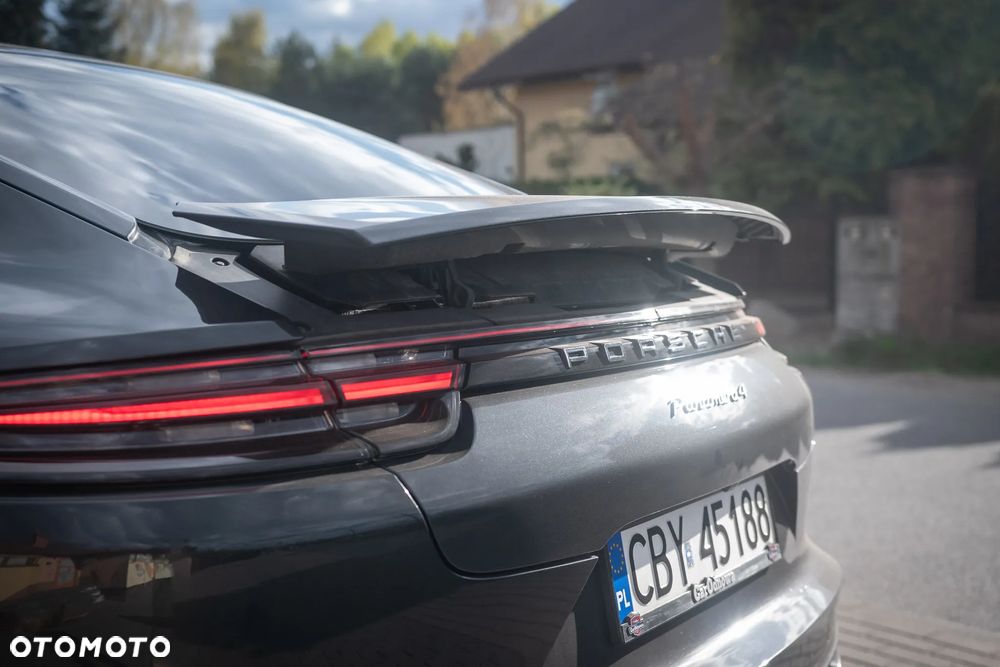 Porsche Panamera 4 - 27