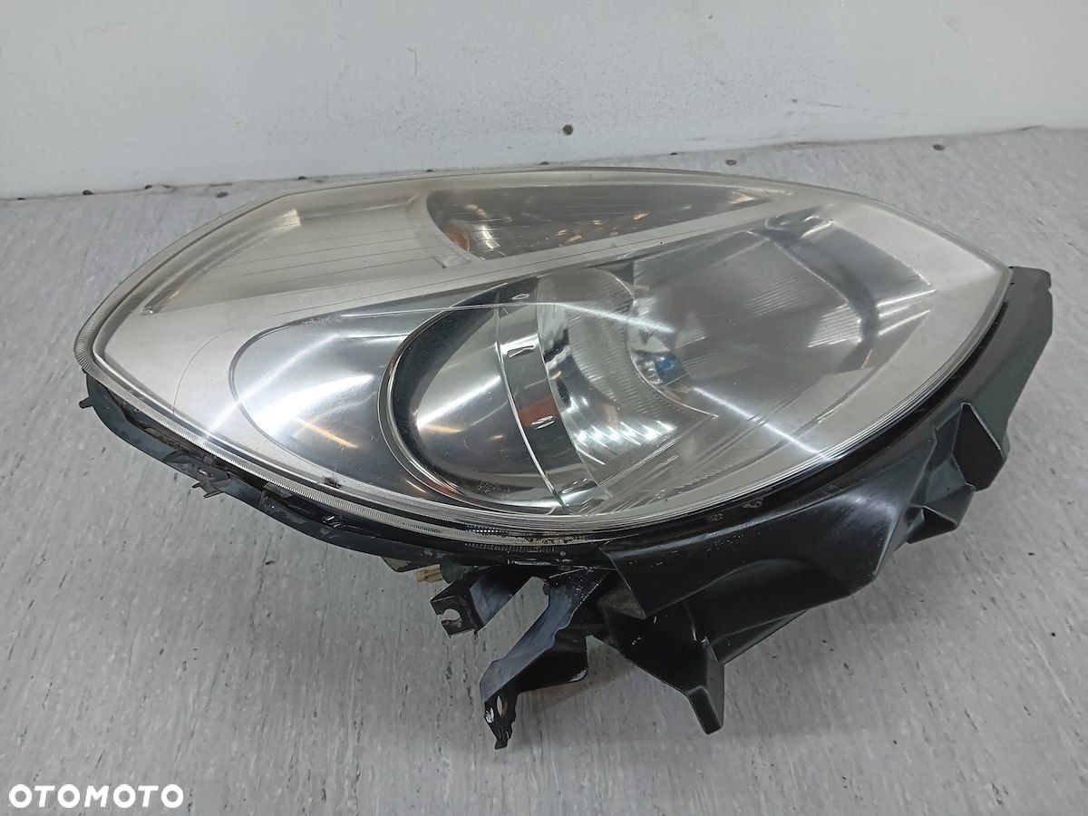 LAMPA PRZÓD PRAWA RENAULT CLIO III 8200459823 89900158 - 6