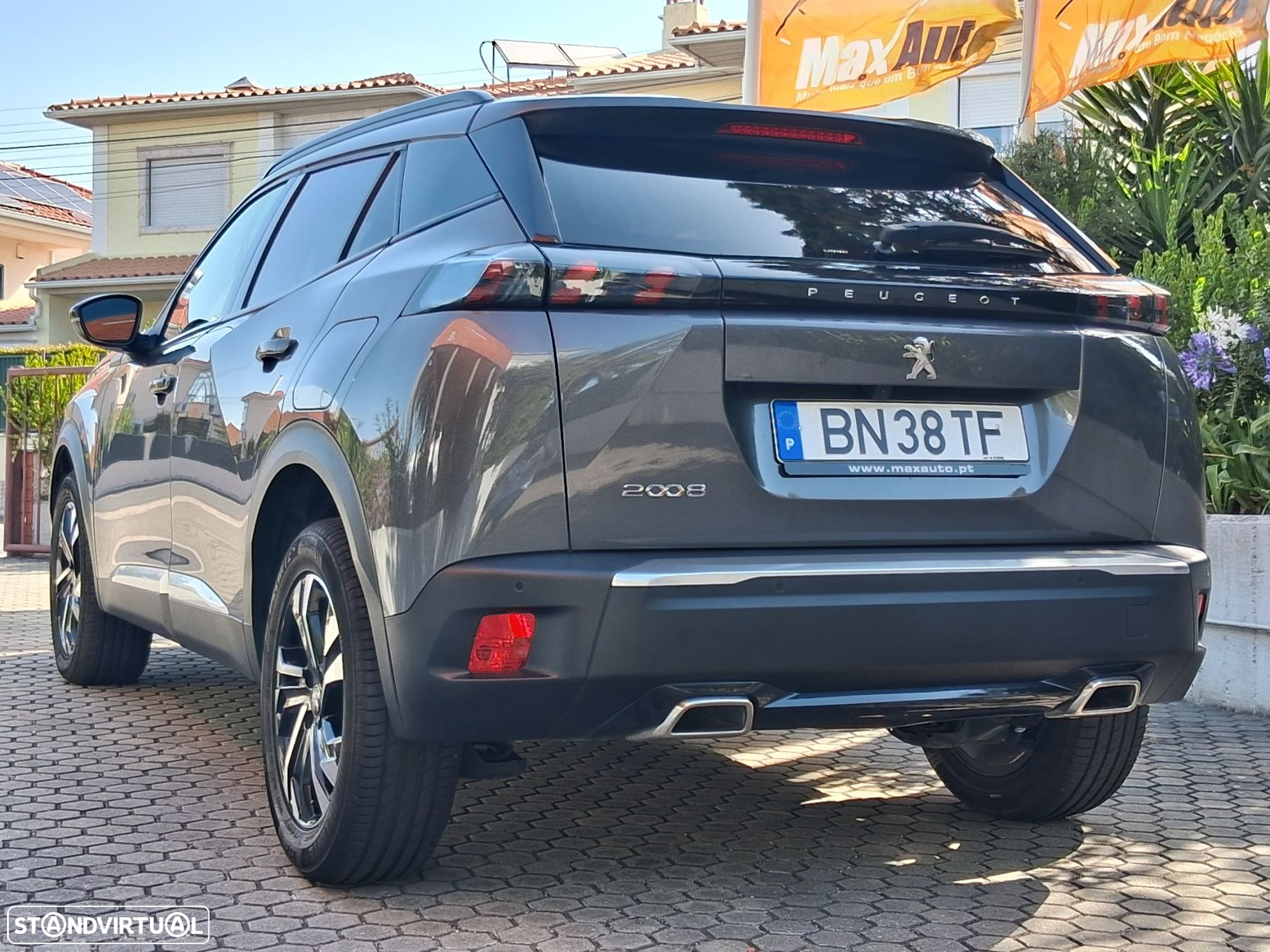 Peugeot 2008 1.2 PureTech Allure EAT8 - 24