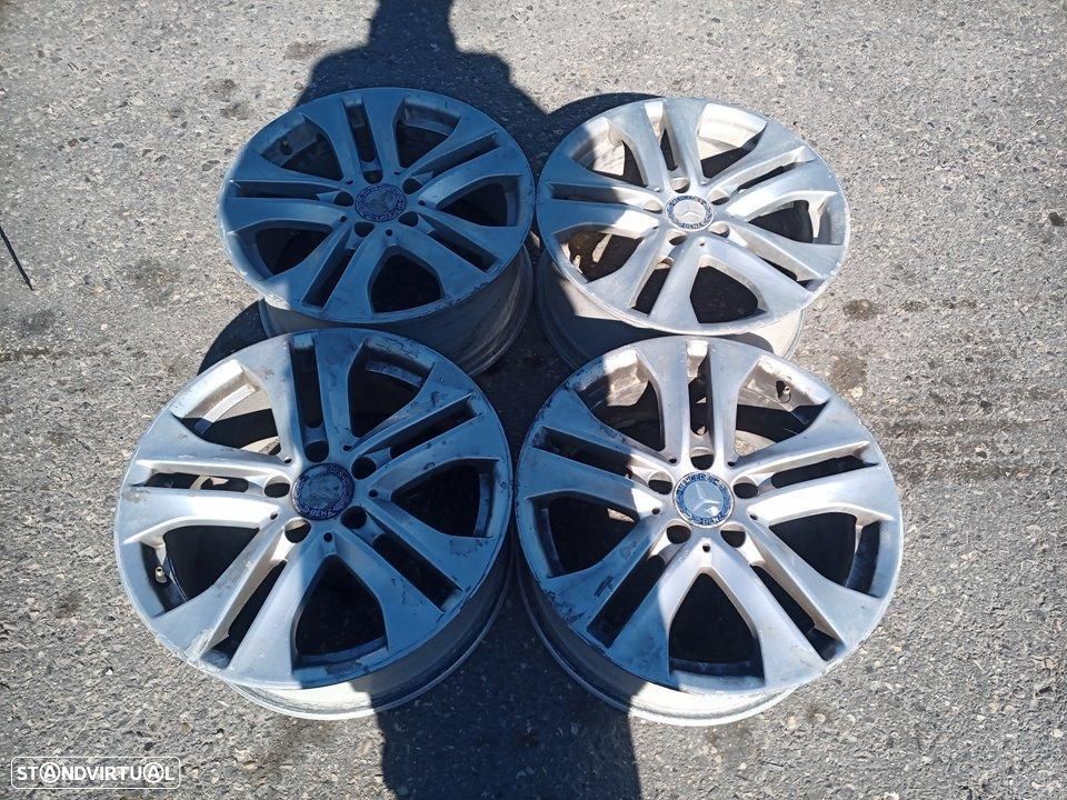 CONJUNTO DE PNEUS MERCEDES-BENZ CLASE C BM 204 BERLINA - 1